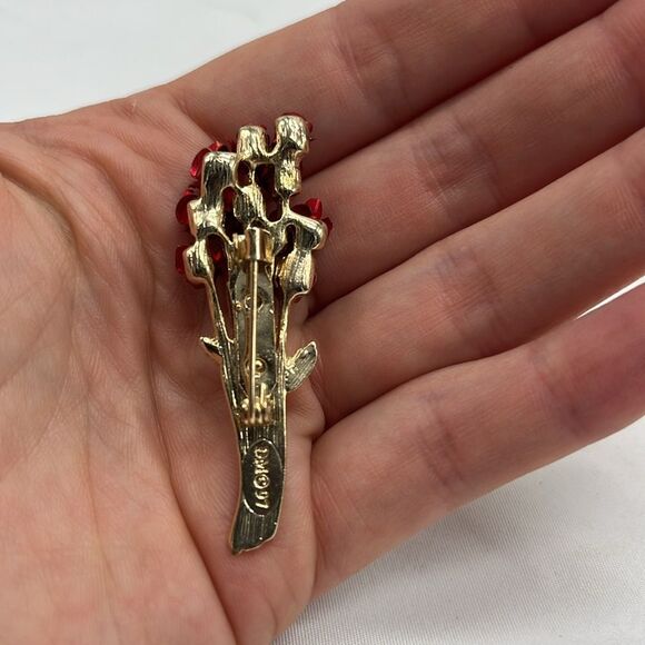 Vintage 1997 Red Rose Brooch Pin - Picture 2 of 4